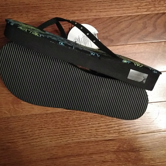 Sandals - Picture 4 of 4